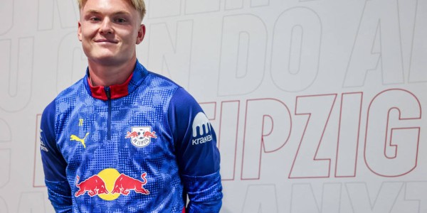 孔帕尼谈切尔西：无论对手花了10亿还是1000万买人，这都无关紧要